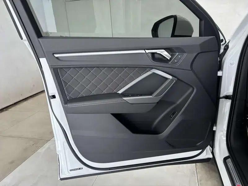 Audi Q3 2025 quattro 45th Anniversary Edition 40 TFSI Fashion Dynamic — миниатюра 12