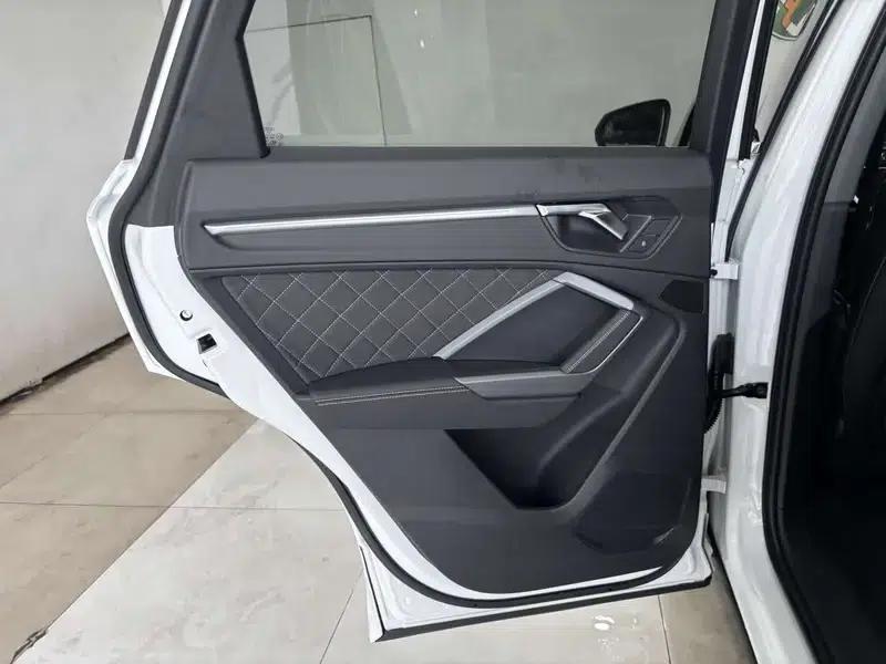 Audi Q3 2025 quattro 45th Anniversary Edition 40 TFSI Fashion Dynamic — миниатюра 13