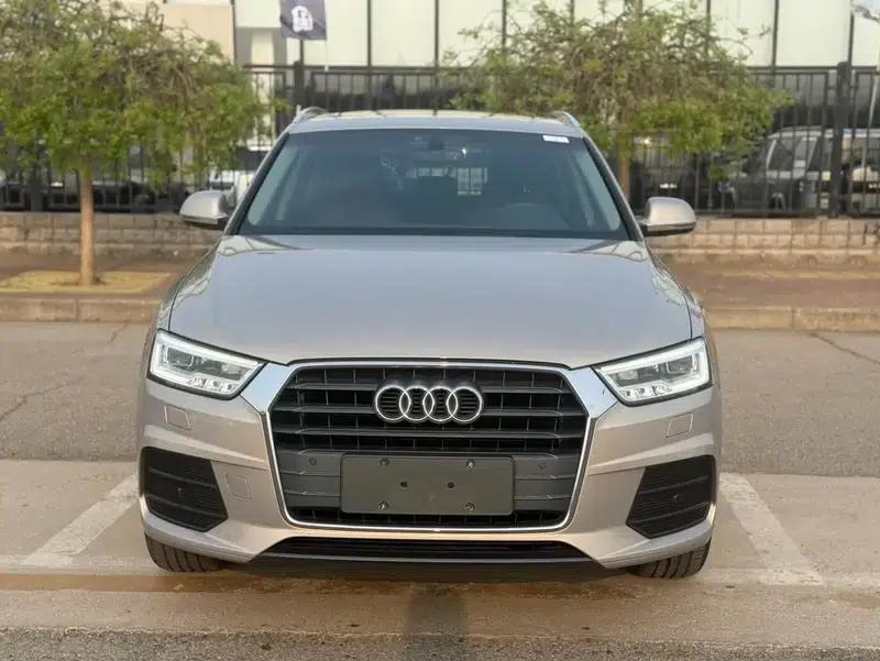 Audi Q3 2018 30th Anniversary Edition 30 TFSI Fashion Model — миниатюра 2