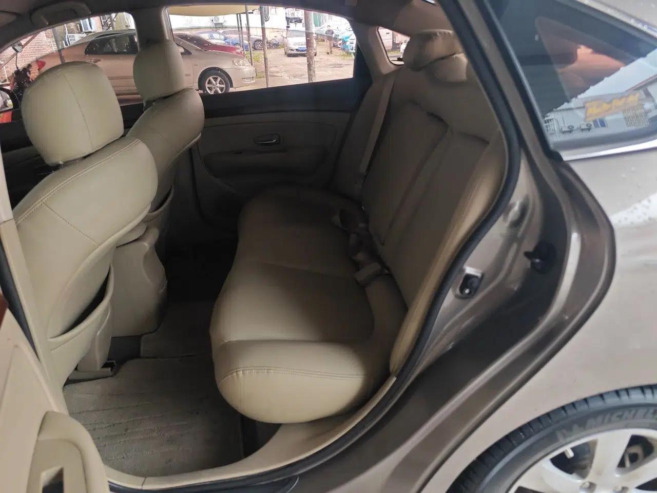 Nissan Sylphy 2009 1.6XE Automatic Comfort Edition — миниатюра 17