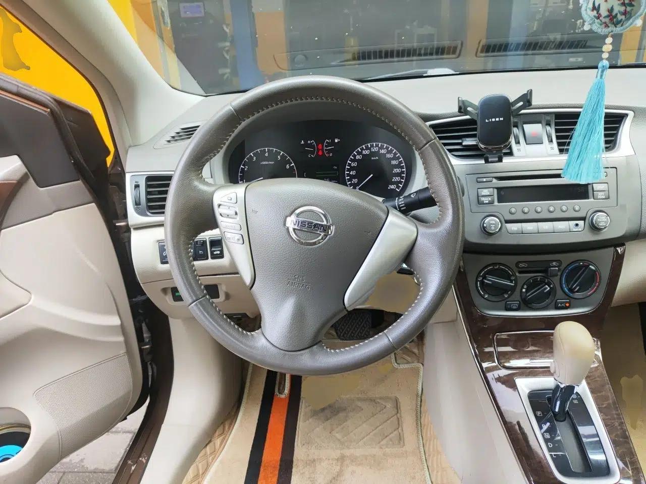 Nissan Sylphy 2012 1.6 XL CVT Luxury Edition — миниатюра 10