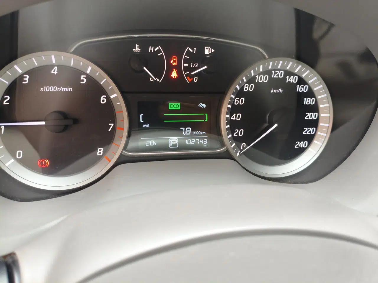 Nissan Sylphy 2012 1.8XL CVT Luxury Edition — миниатюра 12