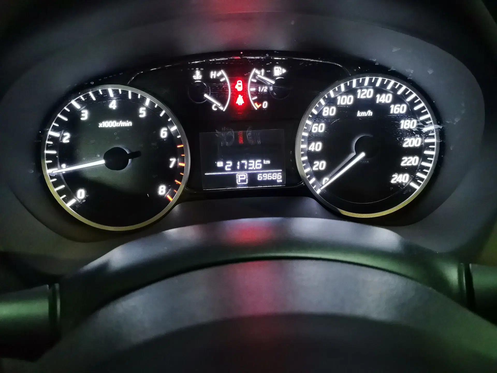 Nissan Sylphy 2016 1.6 XL CVT Deluxe Edition — миниатюра 12