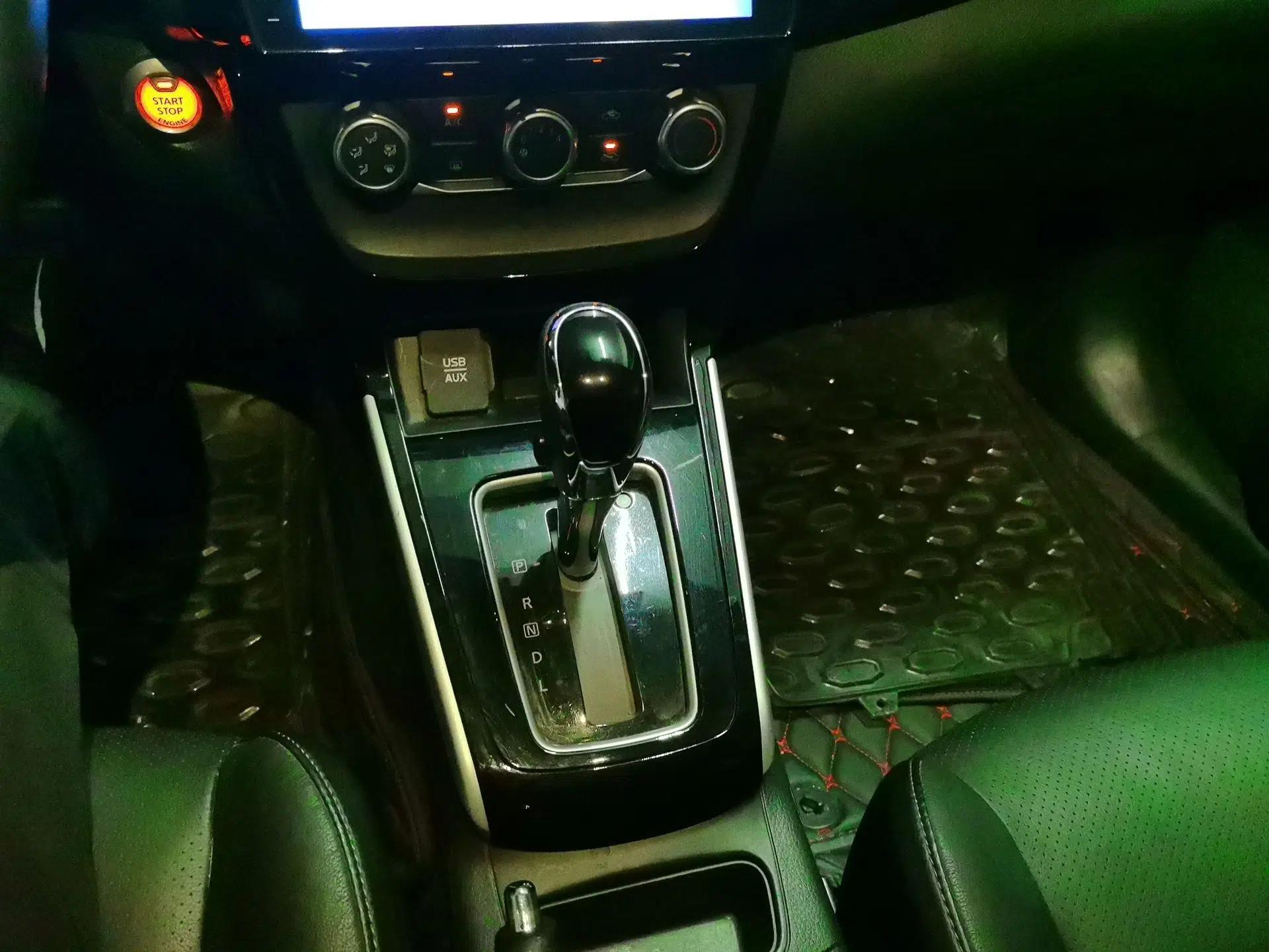 Nissan Sylphy 2016 1.6 XL CVT Deluxe Edition — миниатюра 14