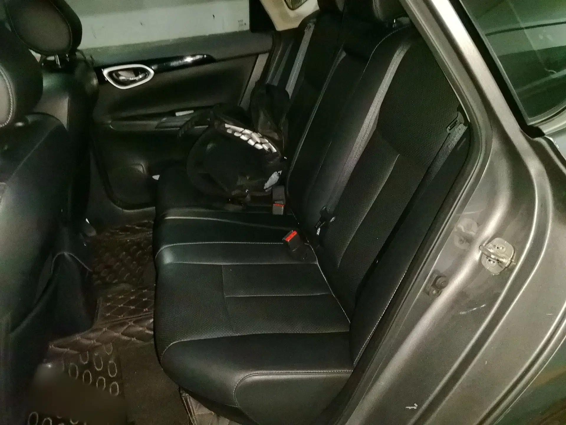 Nissan Sylphy 2016 1.6 XL CVT Deluxe Edition — миниатюра 17