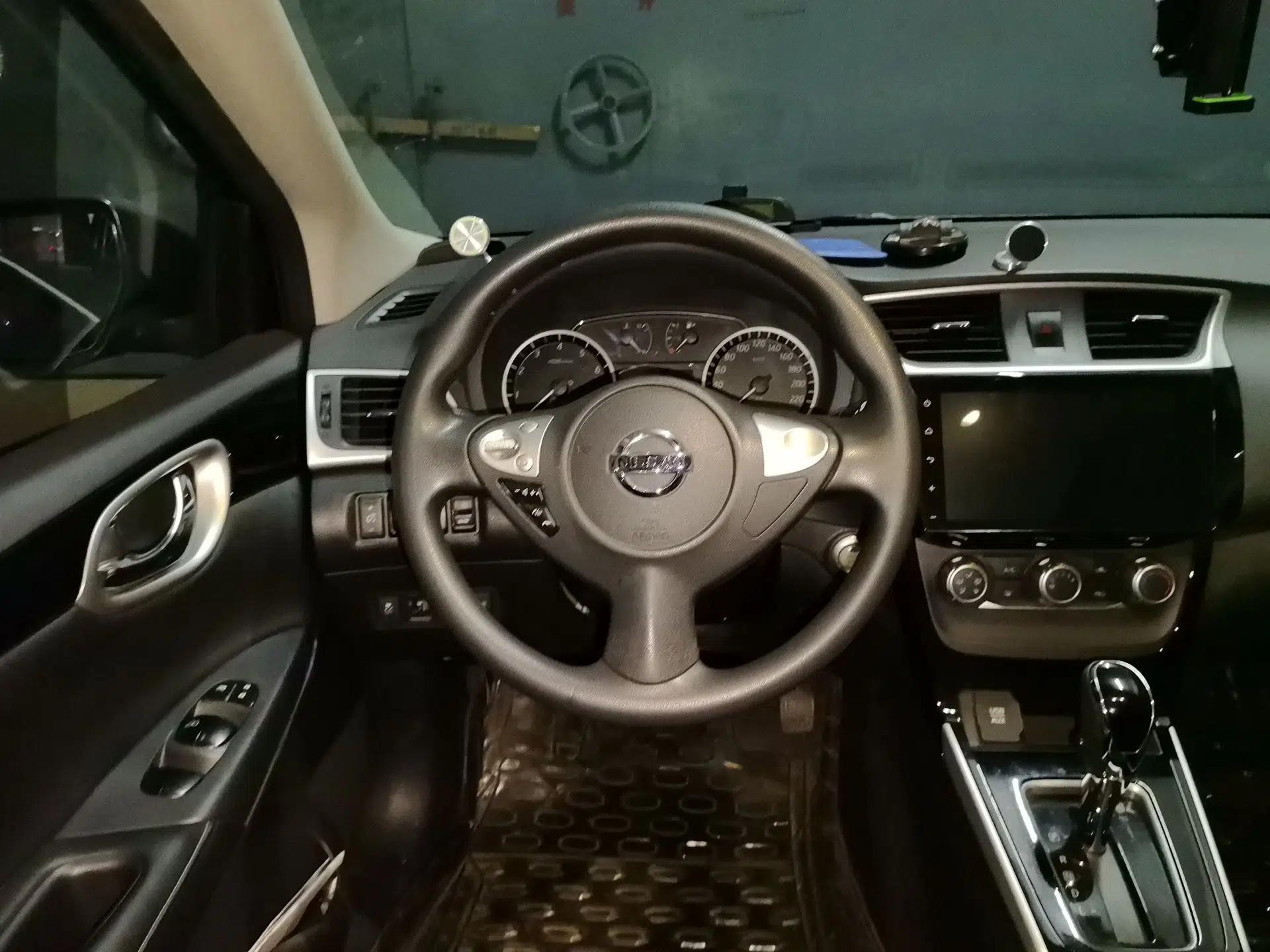 Nissan Sylphy 2016 1.6 XL CVT Deluxe Edition — миниатюра 10