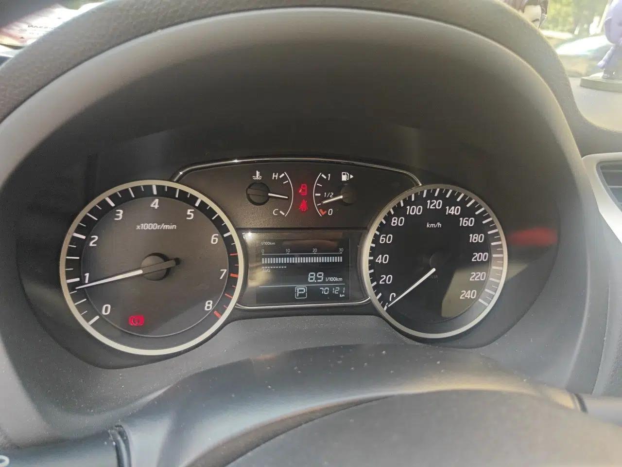 Nissan Sylphy 2016 1.6XV CVT Smart Enjoyment Version — миниатюра 8