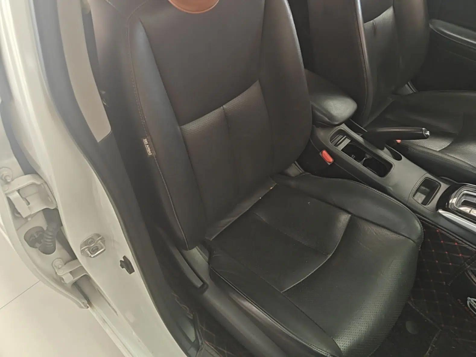 Nissan Sylphy 2016 1.6 XL CVT Luxury Edition — миниатюра 19