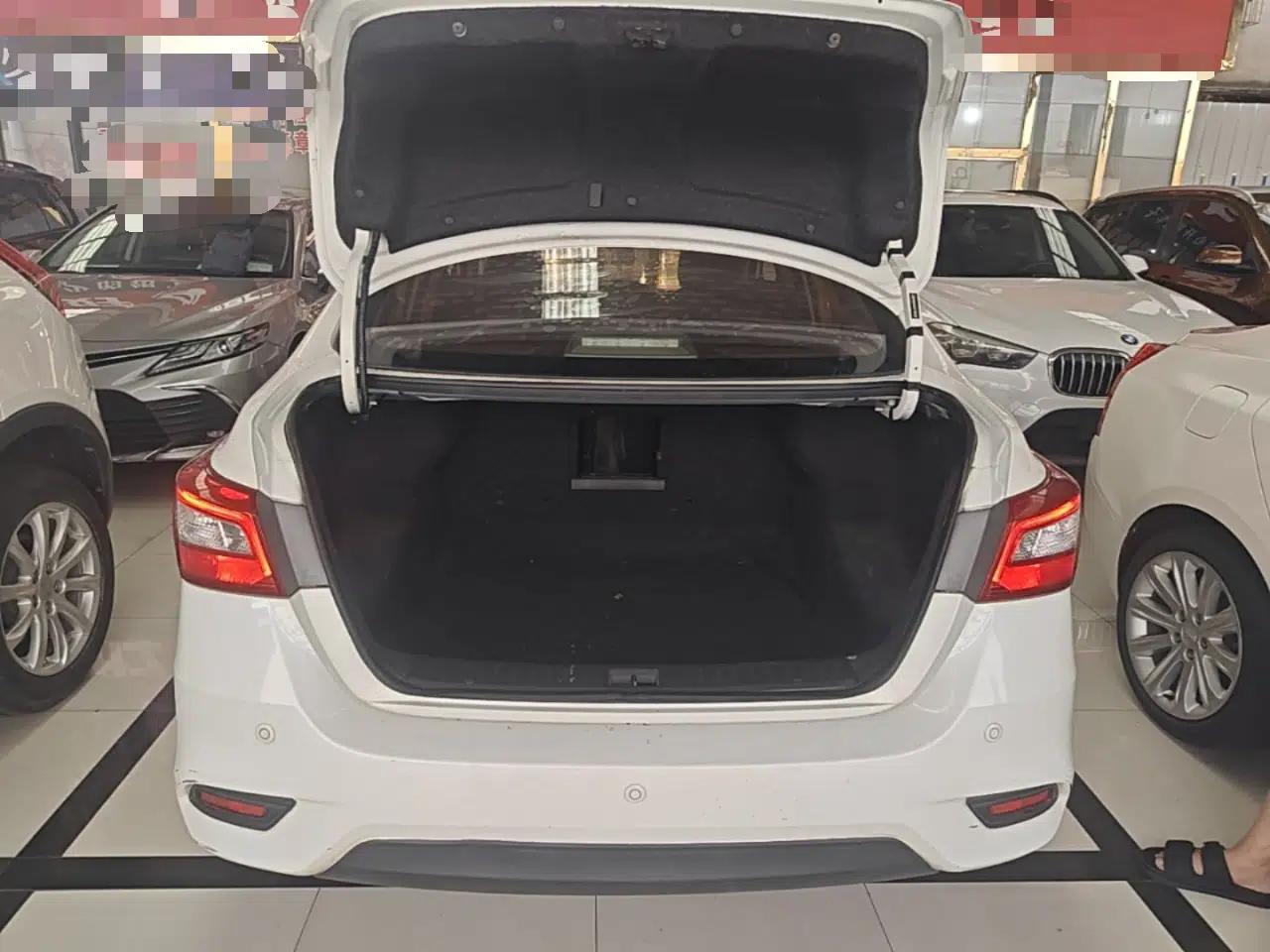 Nissan Sylphy 2016 1.6 XL CVT Luxury Edition — миниатюра 22
