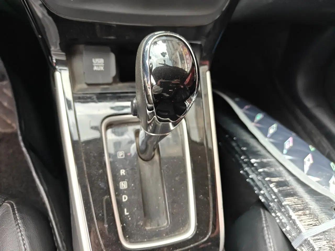 Nissan Sylphy 2016 1.6 XL CVT Deluxe Edition — миниатюра 11