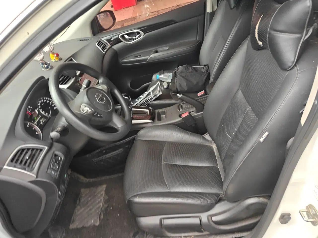 Nissan Sylphy 2016 1.6 XL CVT Deluxe Edition — миниатюра 12
