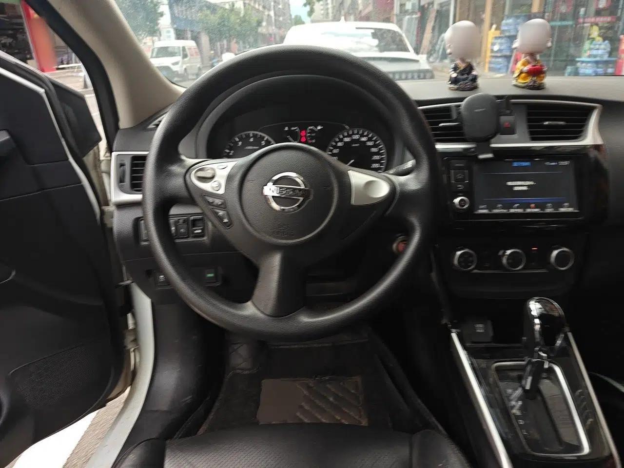 Nissan Sylphy 2016 1.6 XL CVT Deluxe Edition — миниатюра 7
