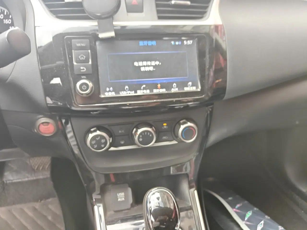 Nissan Sylphy 2016 1.6 XL CVT Deluxe Edition — миниатюра 10