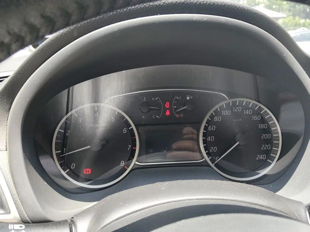 Nissan Sylphy 2018 1.6XV CVT Deluxe Edition — миниатюра 11