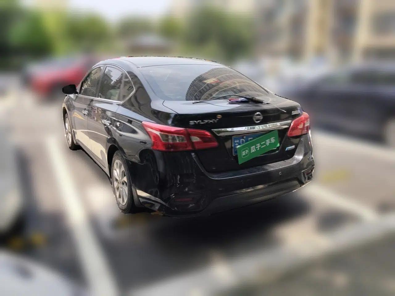 Nissan Sylphy 2018 1.6XV CVT Deluxe Edition — миниатюра 4