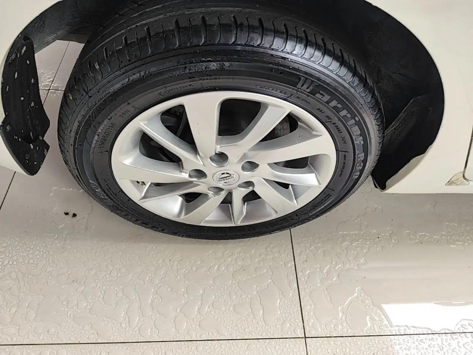 Nissan Sylphy 2014 1.6XV CVT Deluxe Edition — миниатюра 11