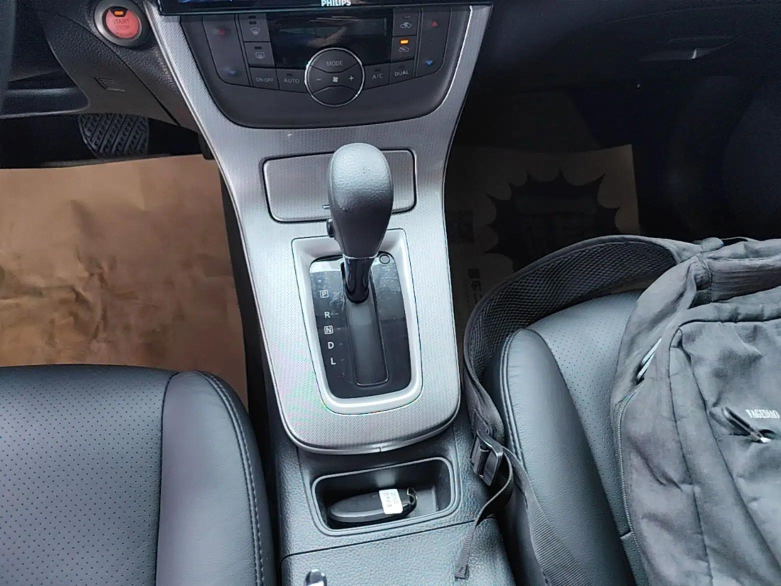 Nissan Sylphy 2014 1.6XV CVT Deluxe Edition — миниатюра 16