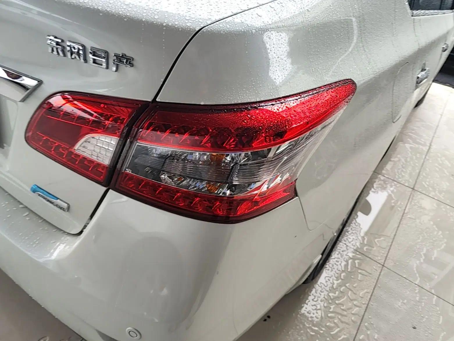 Nissan Sylphy 2014 1.6XV CVT Deluxe Edition — миниатюра 9