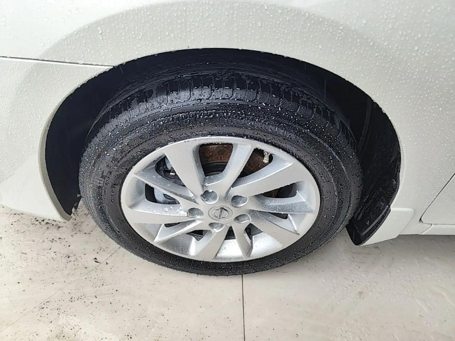 Nissan Sylphy 2014 1.6XV CVT Deluxe Edition — миниатюра 10