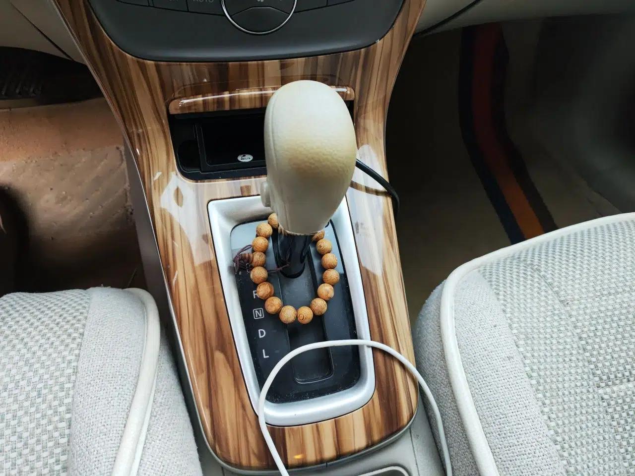 Nissan Sylphy 2014 1.6XV CVT Deluxe Edition — миниатюра 14