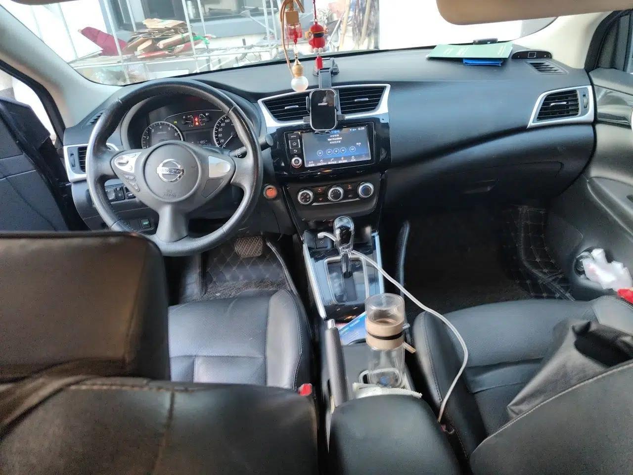 Nissan Sylphy 2018 1.6XV CVT Deluxe Edition — миниатюра 9