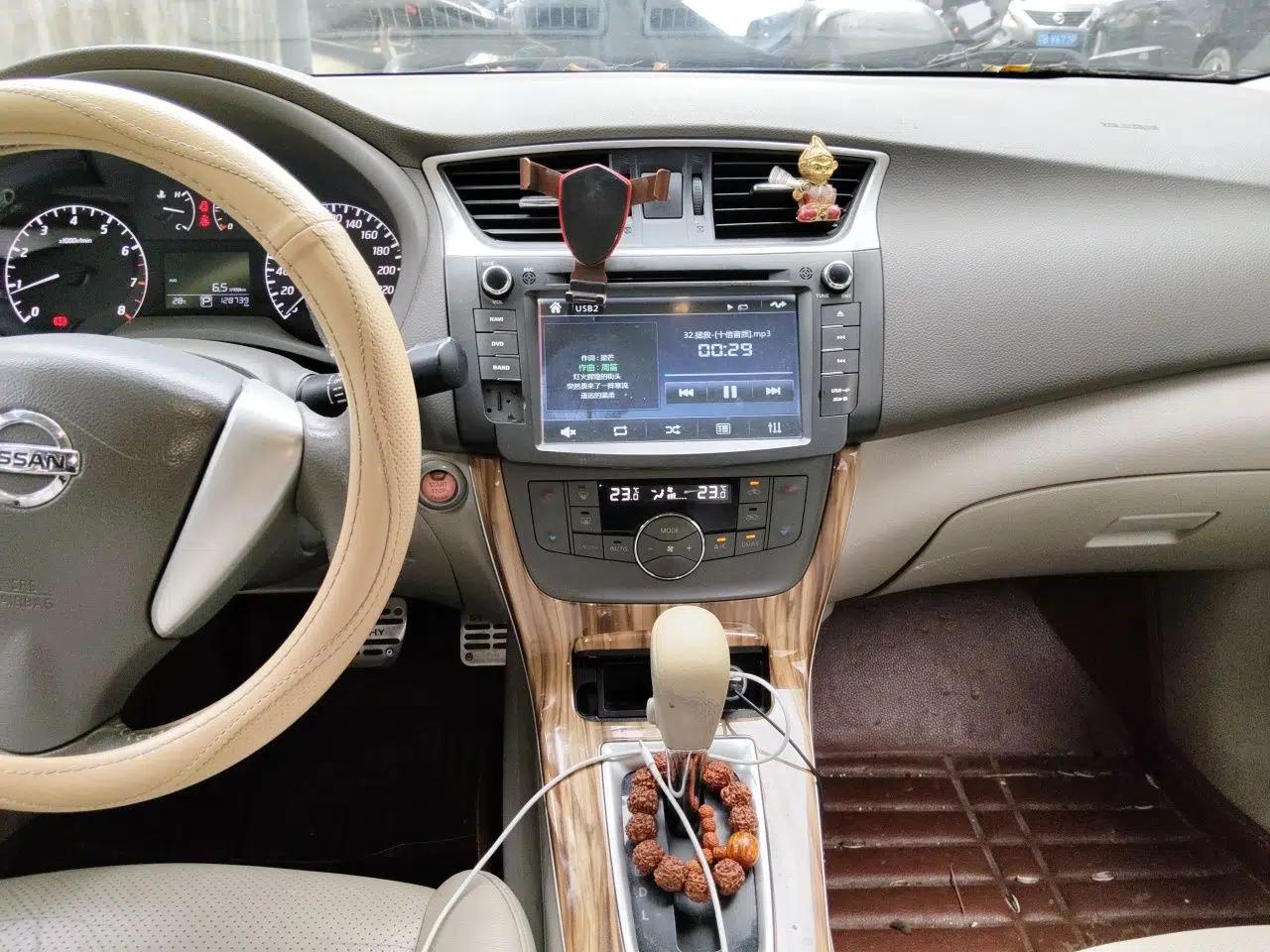 Nissan Sylphy 2014 1.6XV CVT Deluxe Edition — миниатюра 13