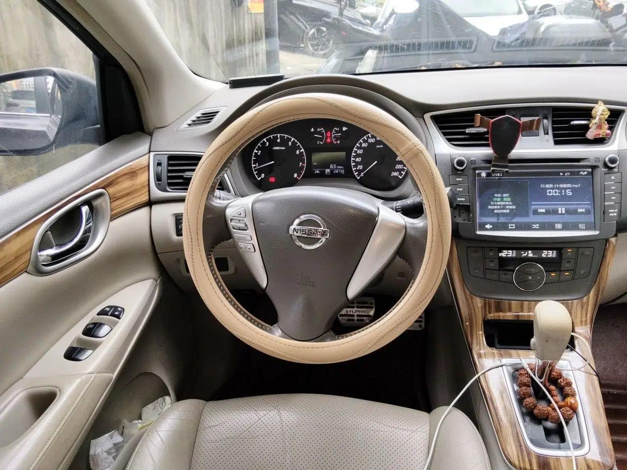 Nissan Sylphy 2014 1.6XV CVT Deluxe Edition — миниатюра 10