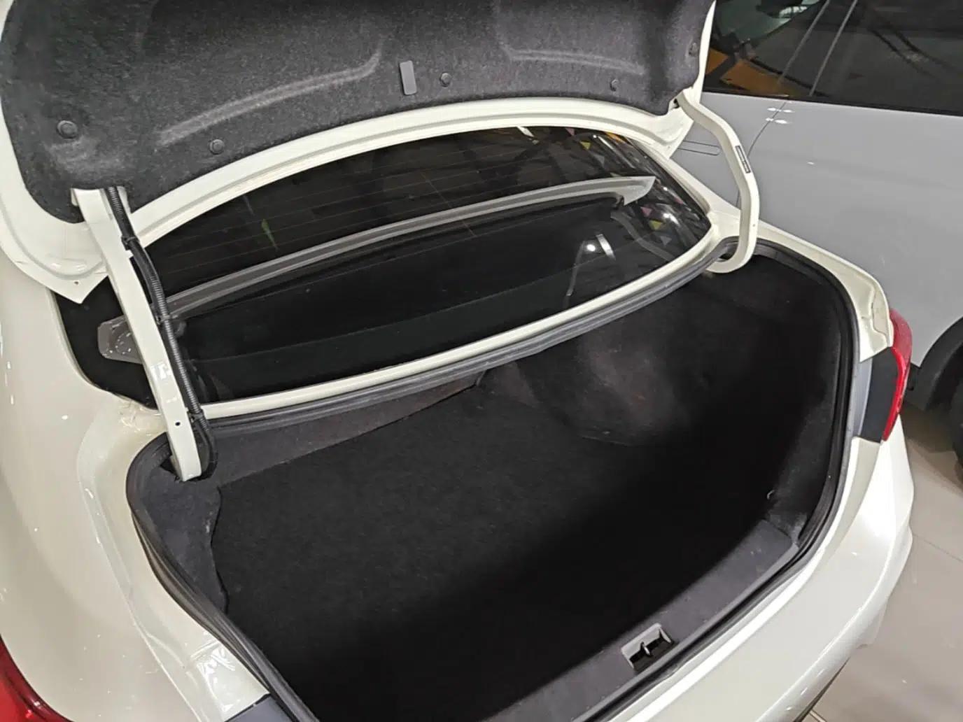Nissan Sylphy 2021 Classic 1.6XL CVT Luxury Edition — миниатюра 22