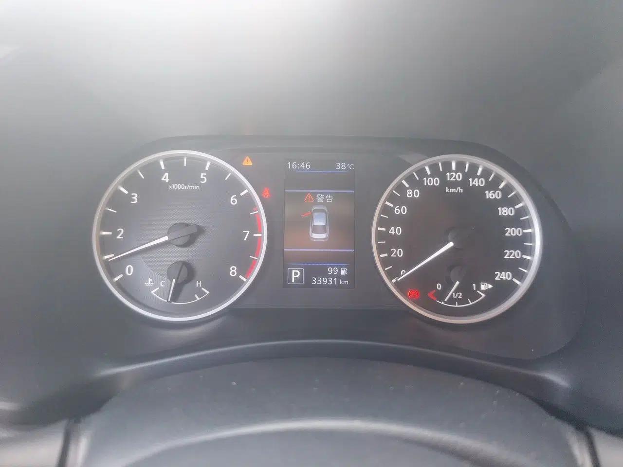 Nissan Sylphy 2022 1.6L XL CVT Enjoyment Edition — миниатюра 11