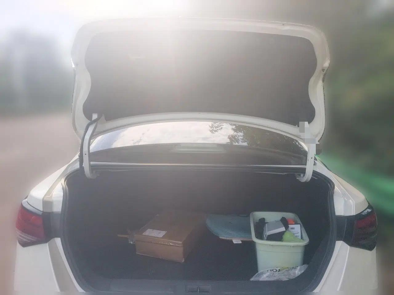 Nissan Sylphy 2022 1.6L XL CVT Enjoyment Edition — миниатюра 19