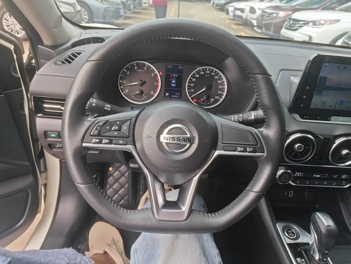 Nissan Sylphy 2022 1.6L XL CVT Enjoyment Edition — миниатюра 13