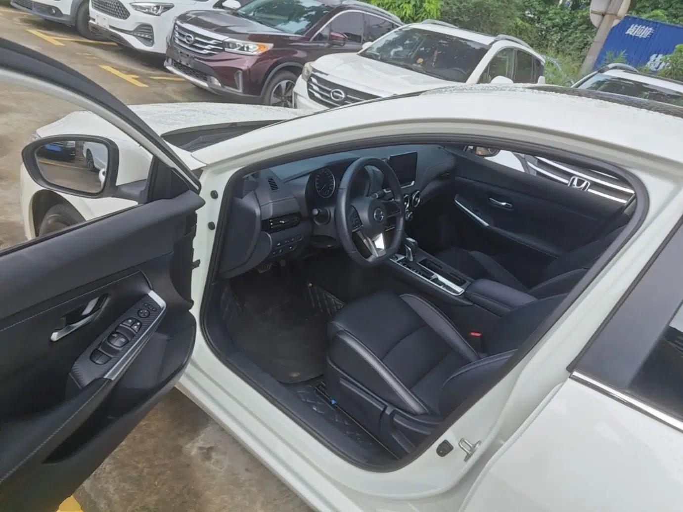 Nissan Sylphy 2022 1.6L XL CVT Enjoyment Edition — миниатюра 18