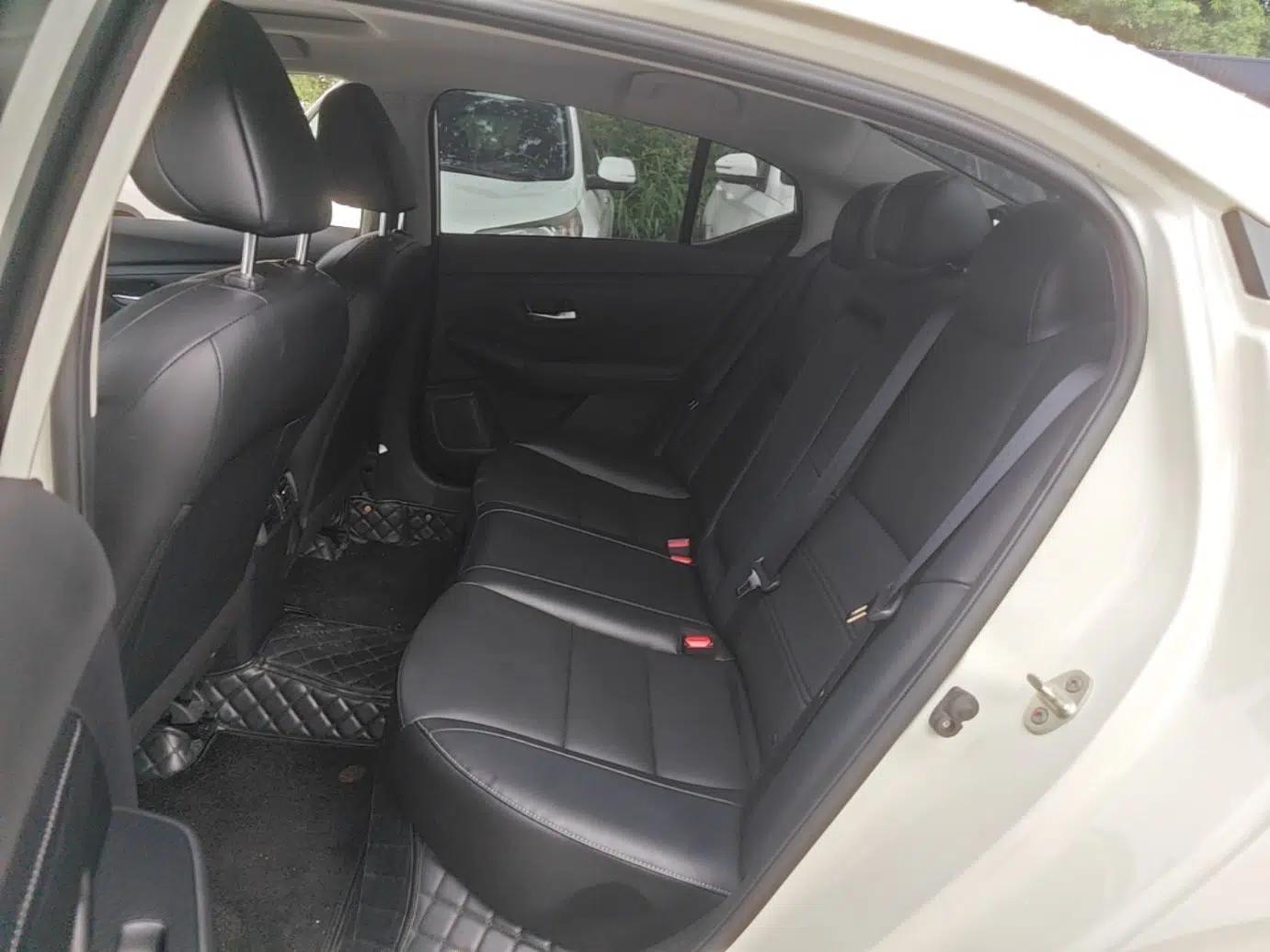 Nissan Sylphy 2022 1.6L XL CVT Enjoyment Edition — миниатюра 20