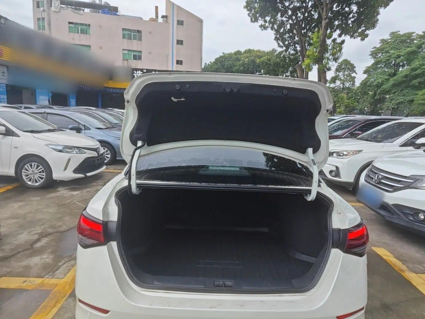 Nissan Sylphy 2022 1.6L XL CVT Enjoyment Edition — миниатюра 22