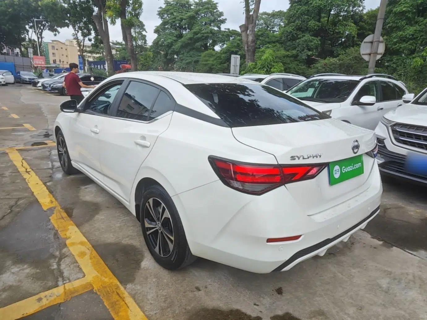 Nissan Sylphy 2022 1.6L XL CVT Enjoyment Edition — миниатюра 4