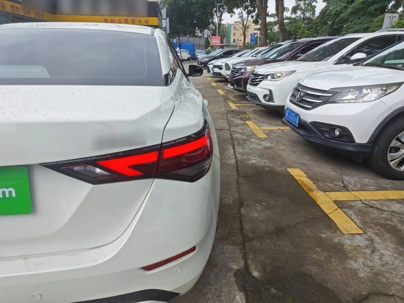 Nissan Sylphy 2022 1.6L XL CVT Enjoyment Edition — миниатюра 9
