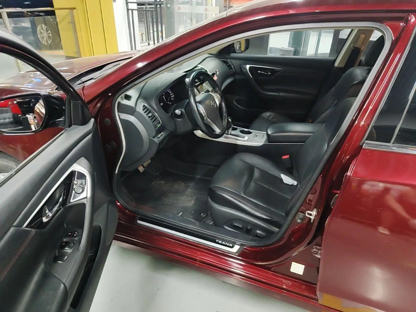 Nissan Teana 2016 Revised Version 2.0L XL Comfort Edition — миниатюра 18