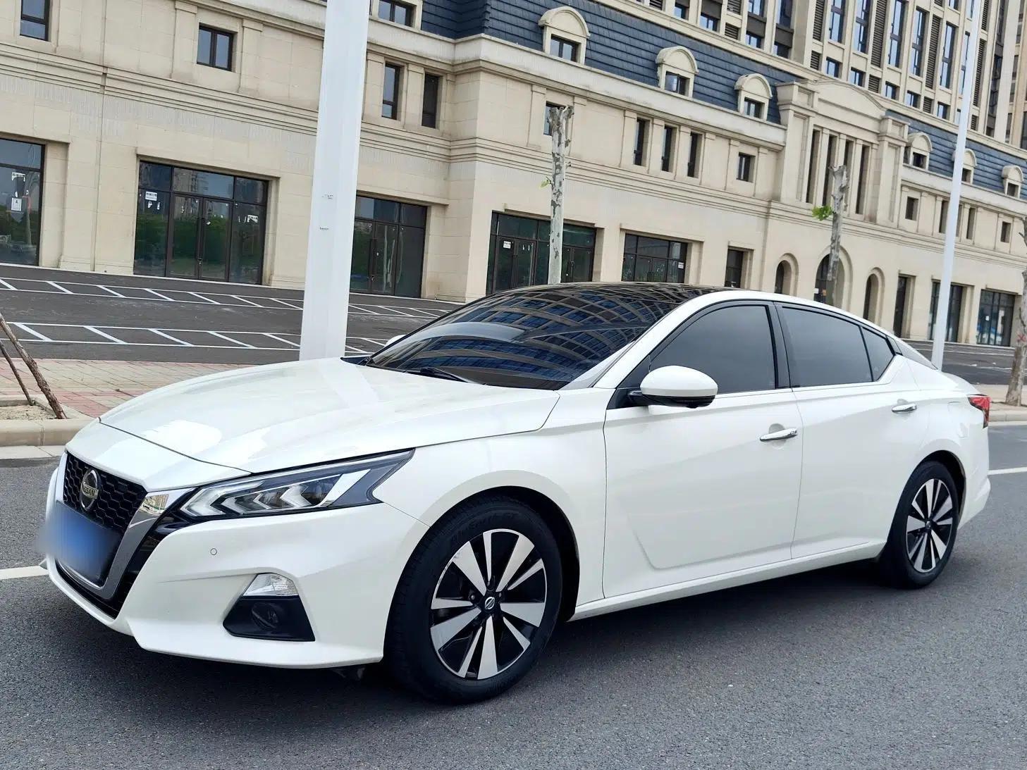 Nissan Teana 2021 2.0L XL Upper AD1 Smart Drive & Navigation Edition — миниатюра 1