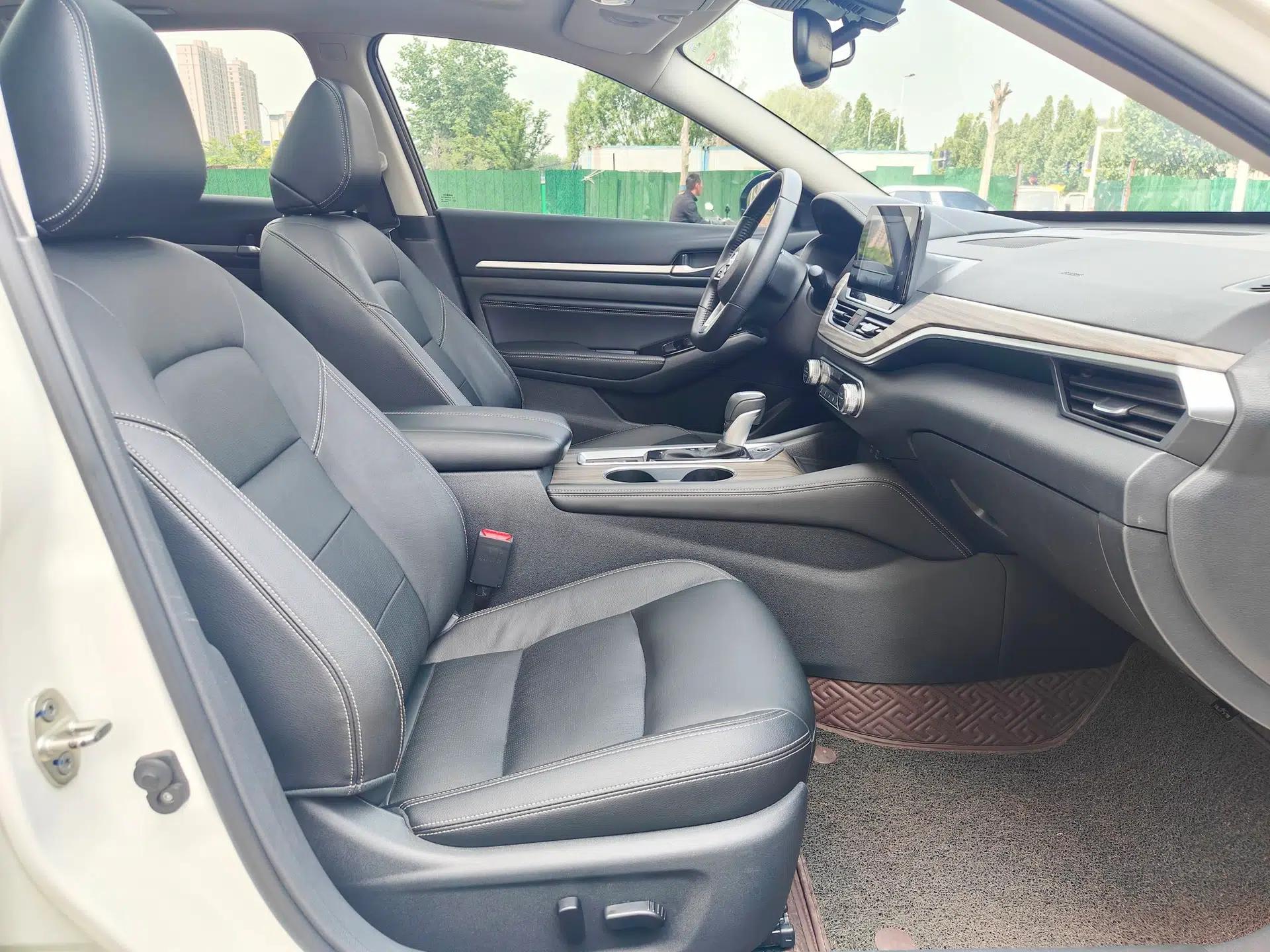 Nissan Teana 2021 2.0L XL Upper AD1 Smart Drive & Navigation Edition — миниатюра 18