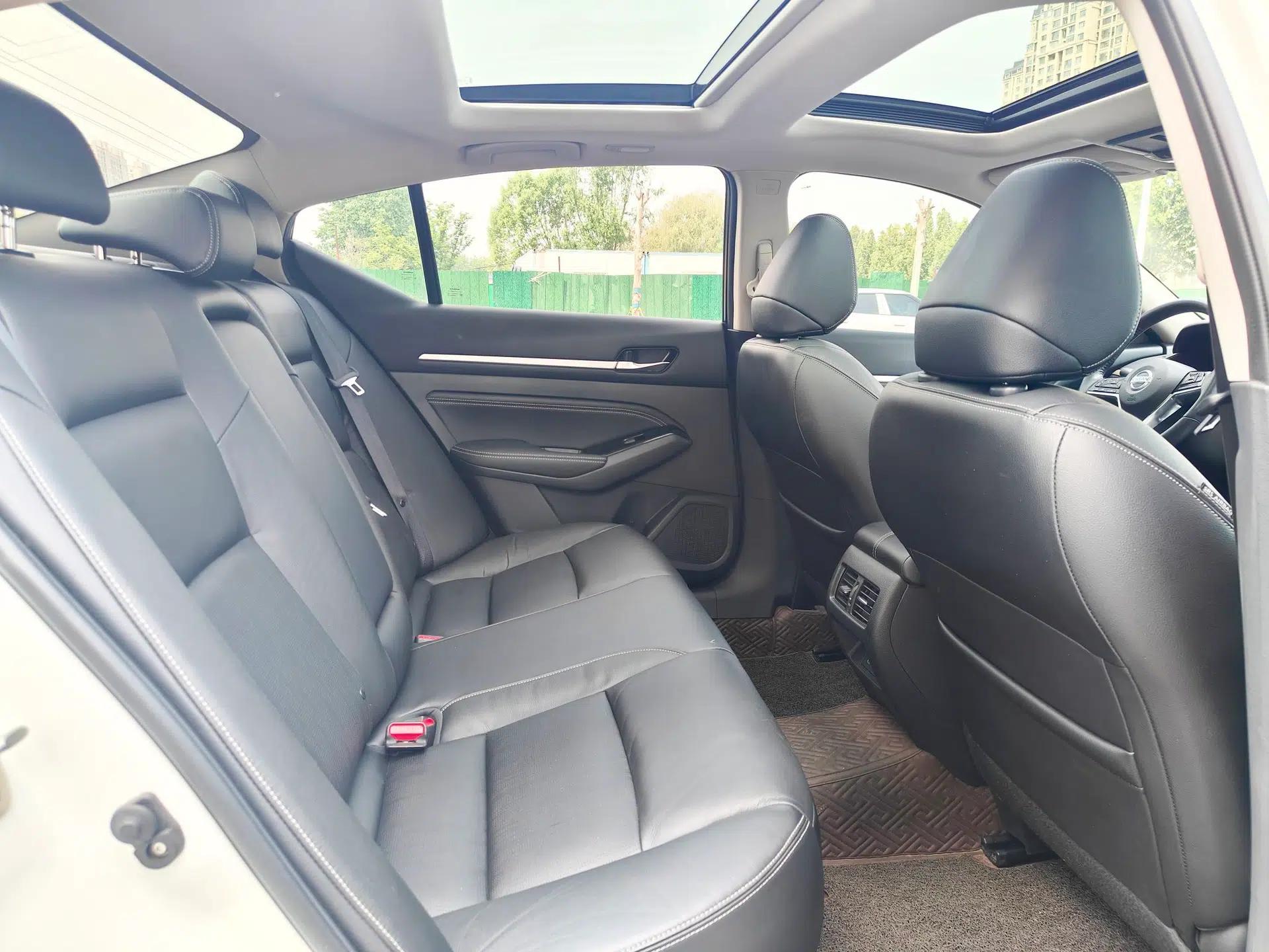 Nissan Teana 2021 2.0L XL Upper AD1 Smart Drive & Navigation Edition — миниатюра 19
