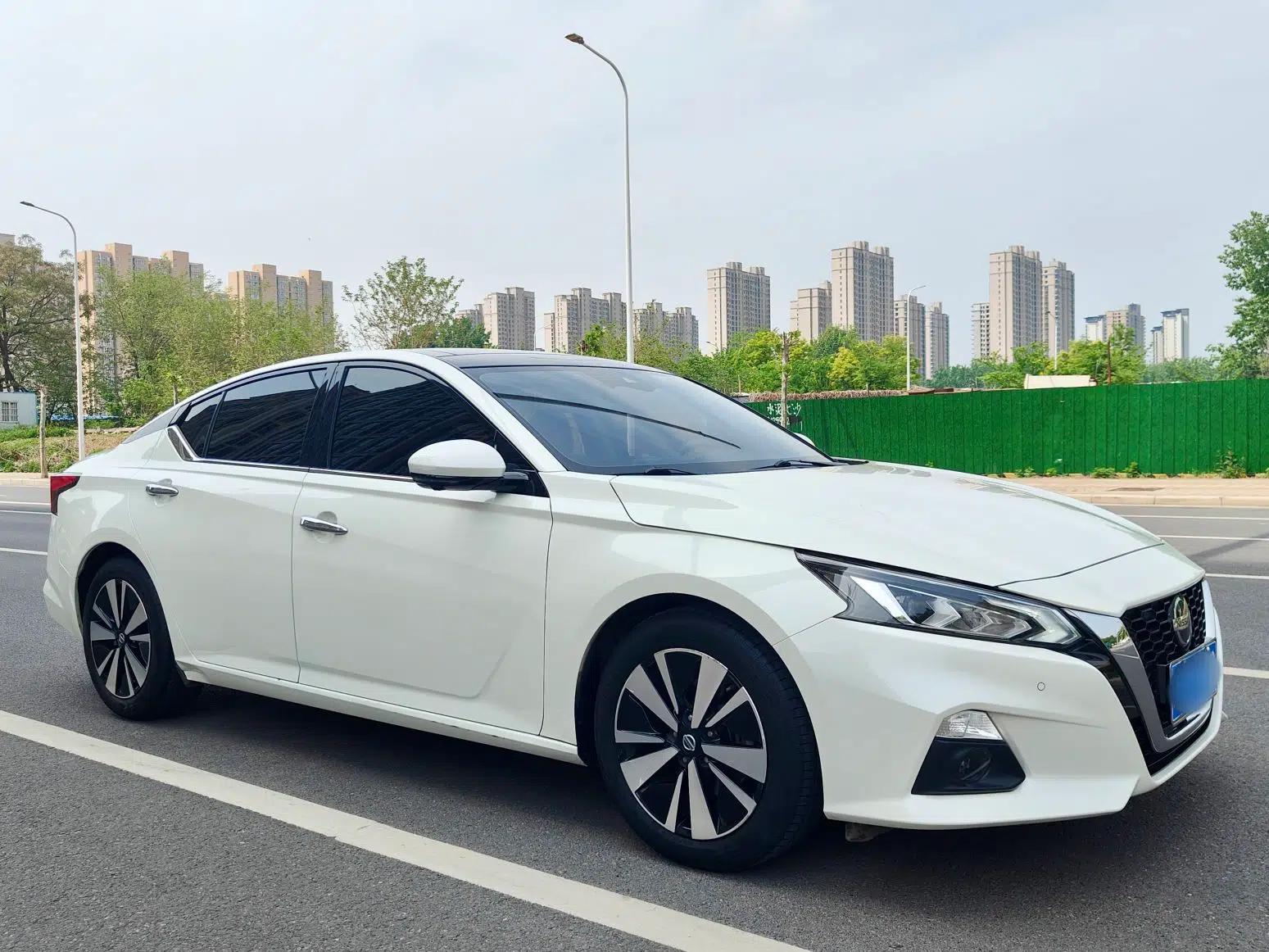 Nissan Teana 2021 2.0L XL Upper AD1 Smart Drive & Navigation Edition — миниатюра 3