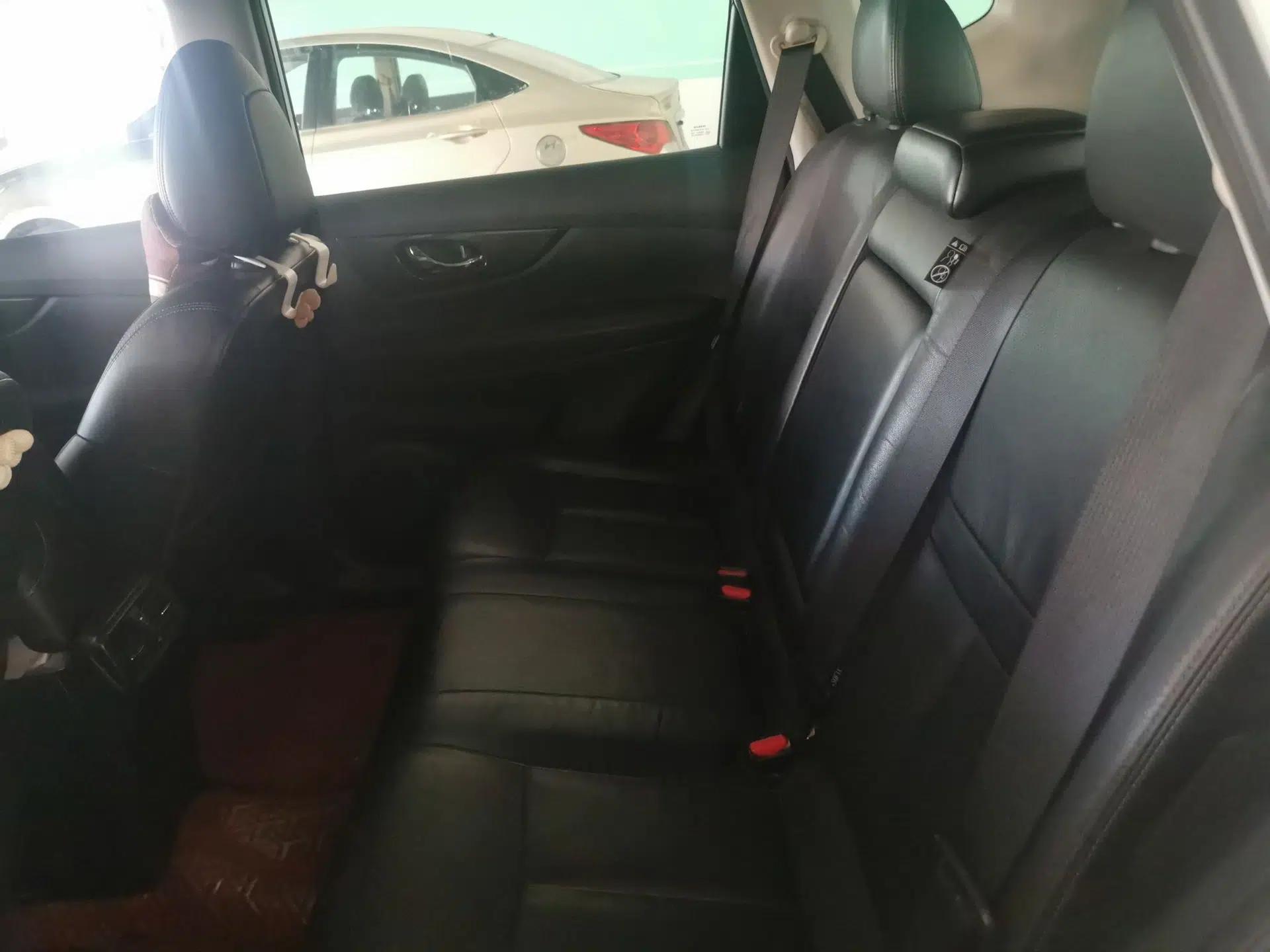 Nissan X-Trail 2017 2.0L CVT Comfort Edition 2WD — миниатюра 17