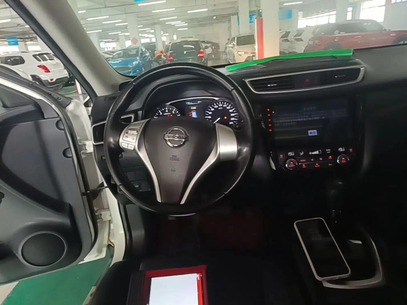 Nissan X-Trail 2014 2.0L CVT Comfort Edition 2WD — миниатюра 18