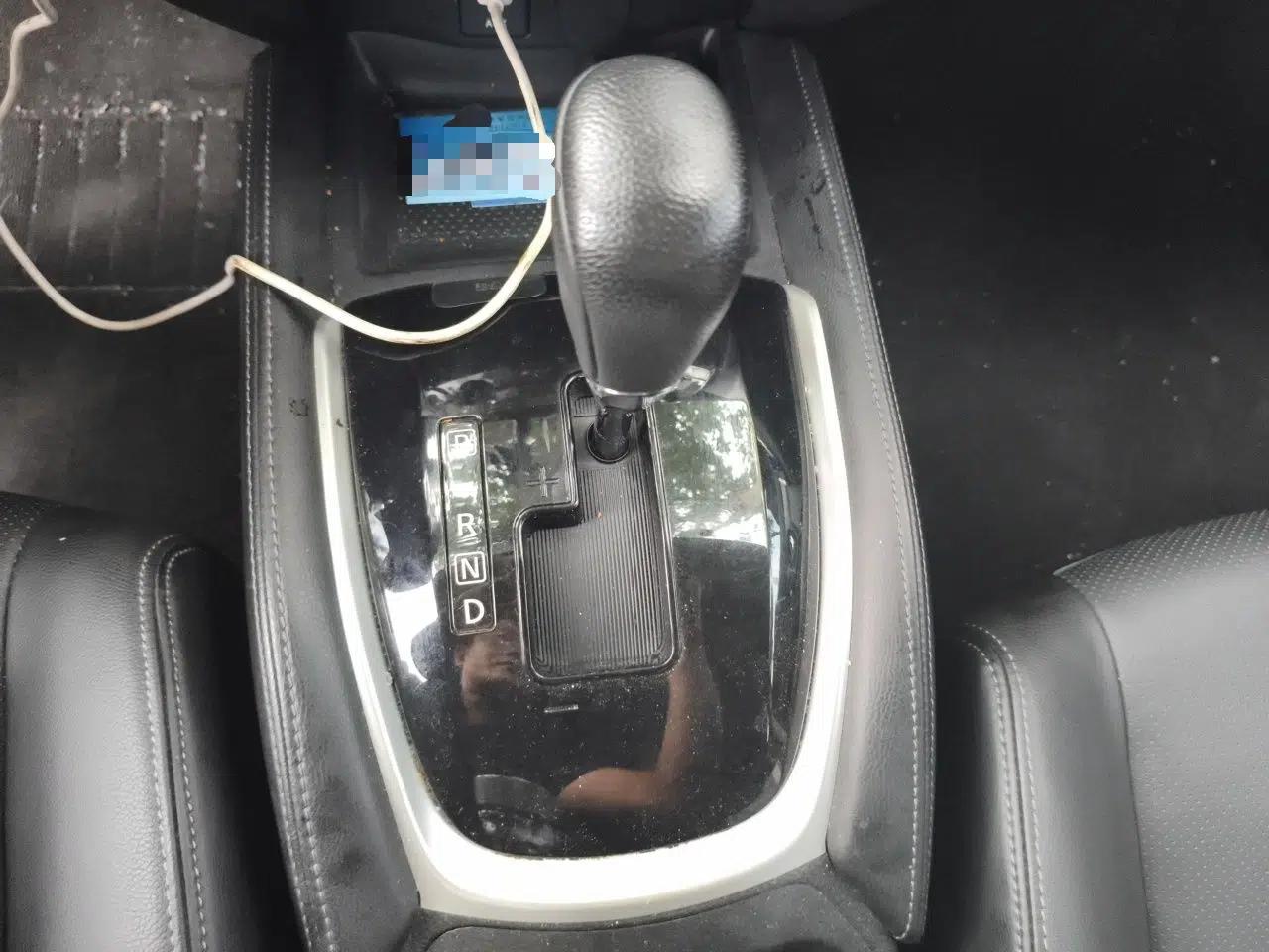 Nissan X-Trail 2014 2.5L CVT Luxury Edition 4WD — миниатюра 14