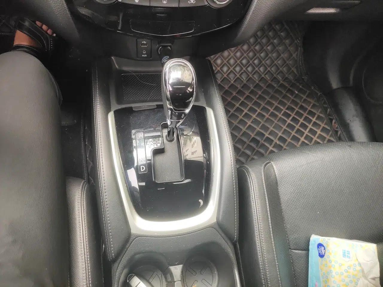 Nissan X-Trail 2017 2.0L CVT Comfort Edition 2WD — миниатюра 14