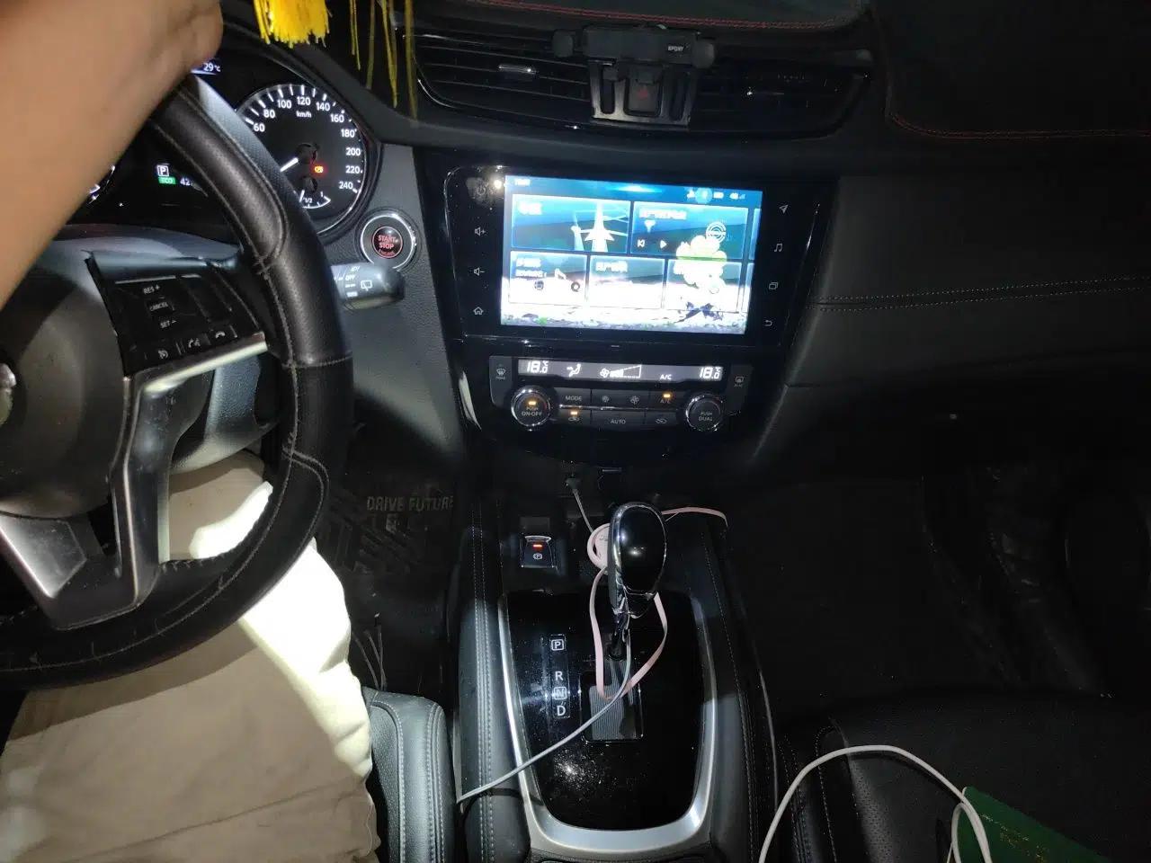 Nissan X-Trail 2020 2.0L XL ITS CVT 2WD SmartConnect Comfort Edition — миниатюра 13