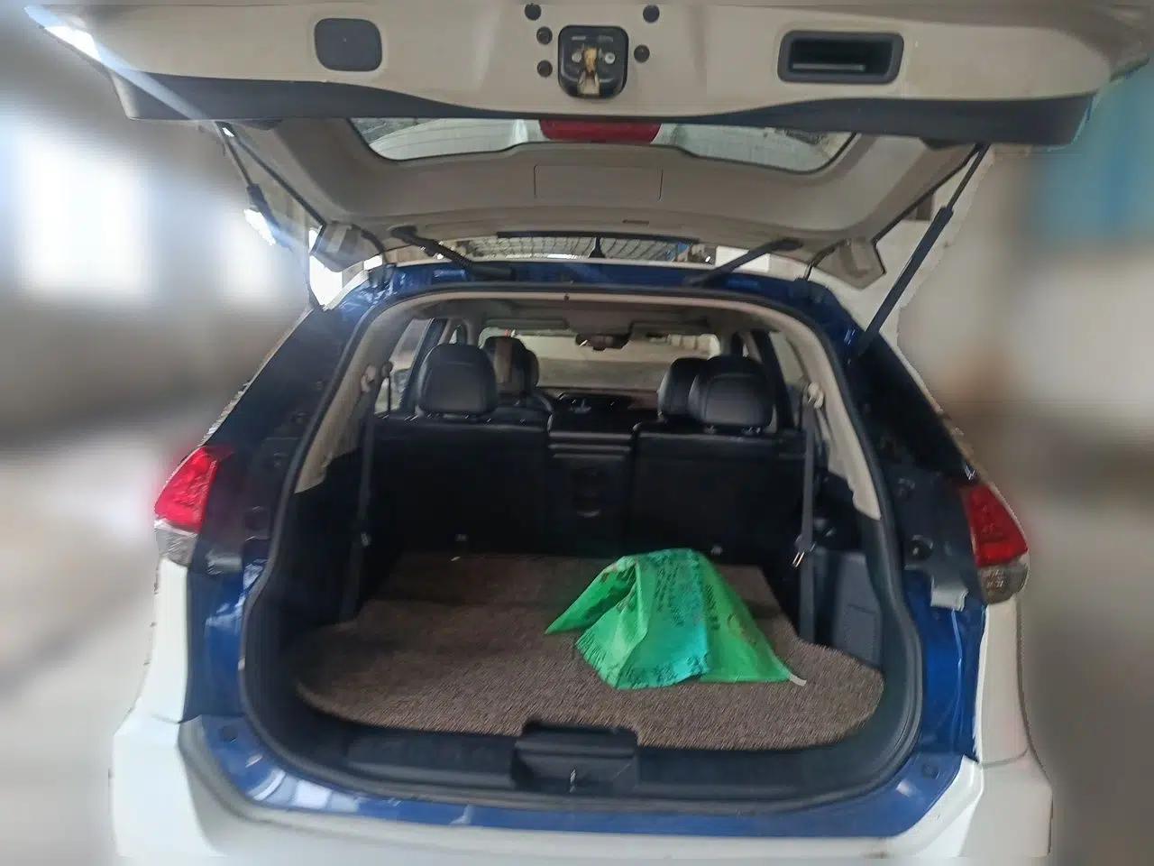 Nissan X-Trail 2020 2.0L XL ITS 3-Row CVT 2WD SmartConnect 7-Seater Comfort Edition — миниатюра 19