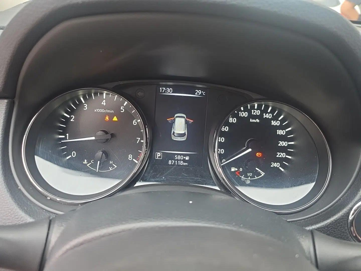 Nissan X-Trail 2022 2.0L Two-Wheel Drive Smart Connect Premium Edition — миниатюра 11