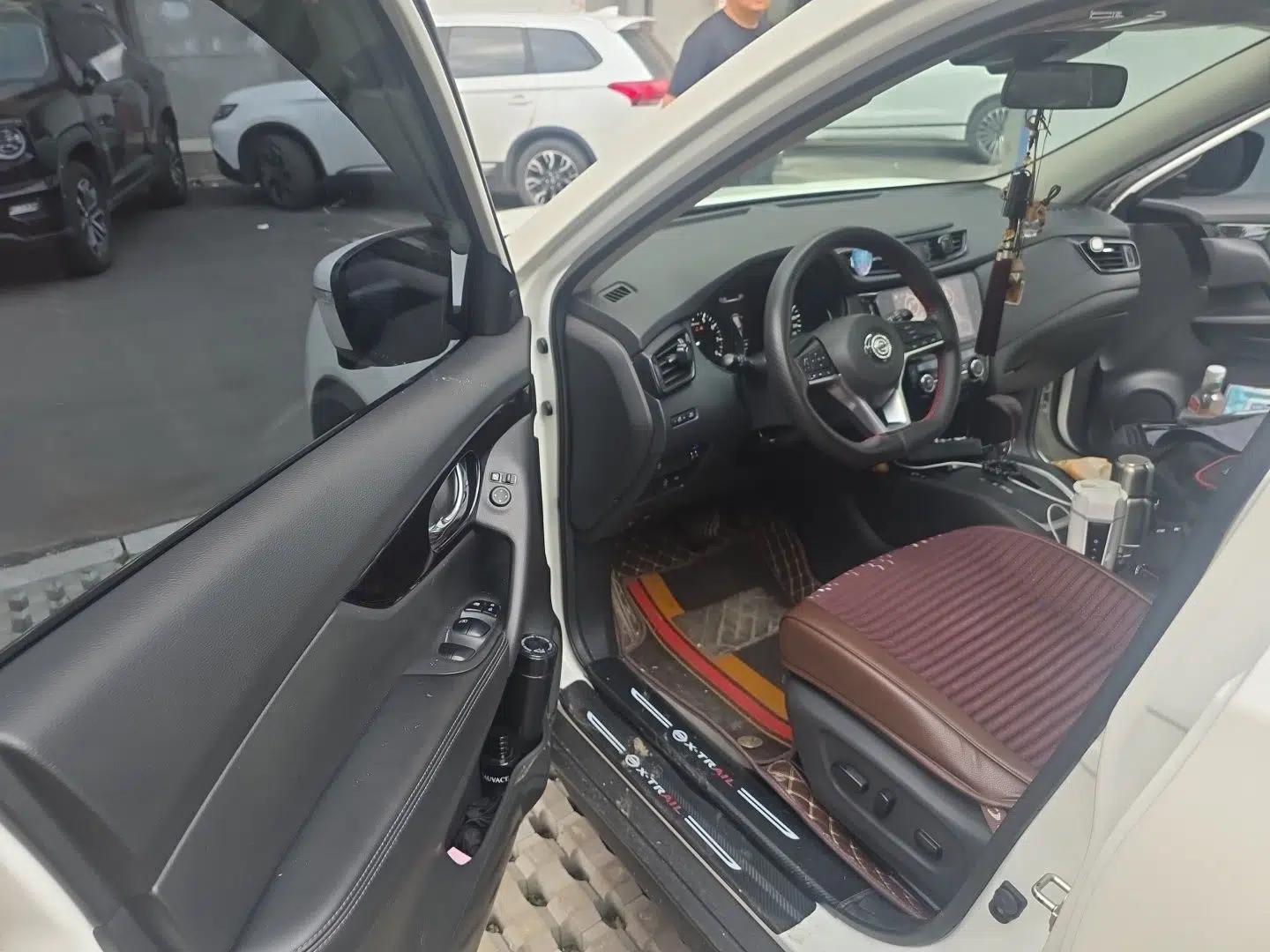 Nissan X-Trail 2022 2.0L Two-Wheel Drive Smart Connect Premium Edition — миниатюра 16