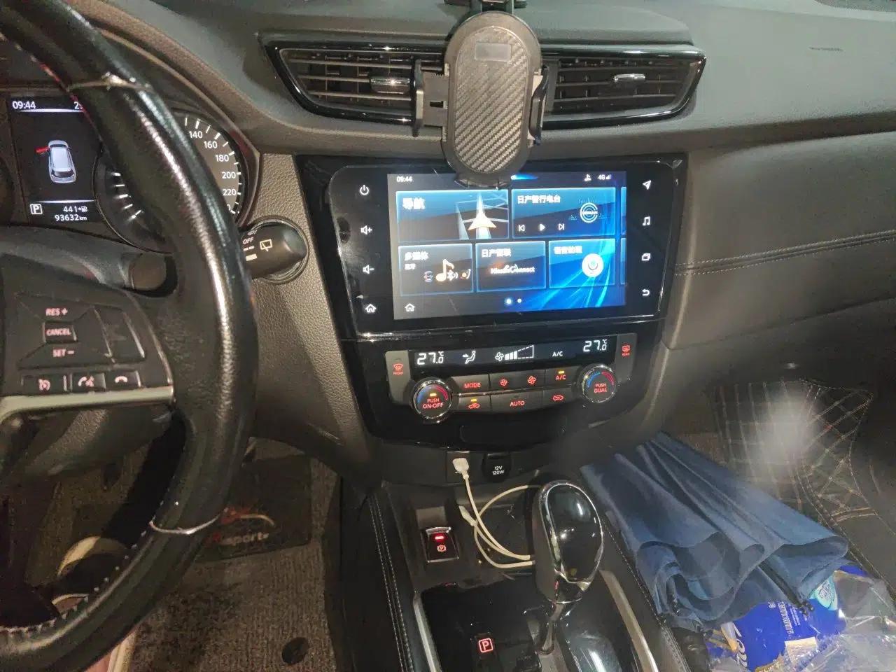 Nissan X-Trail 2020 2.0L XL Premium CVT 2WD SmartConnect Luxury Edition — миниатюра 13